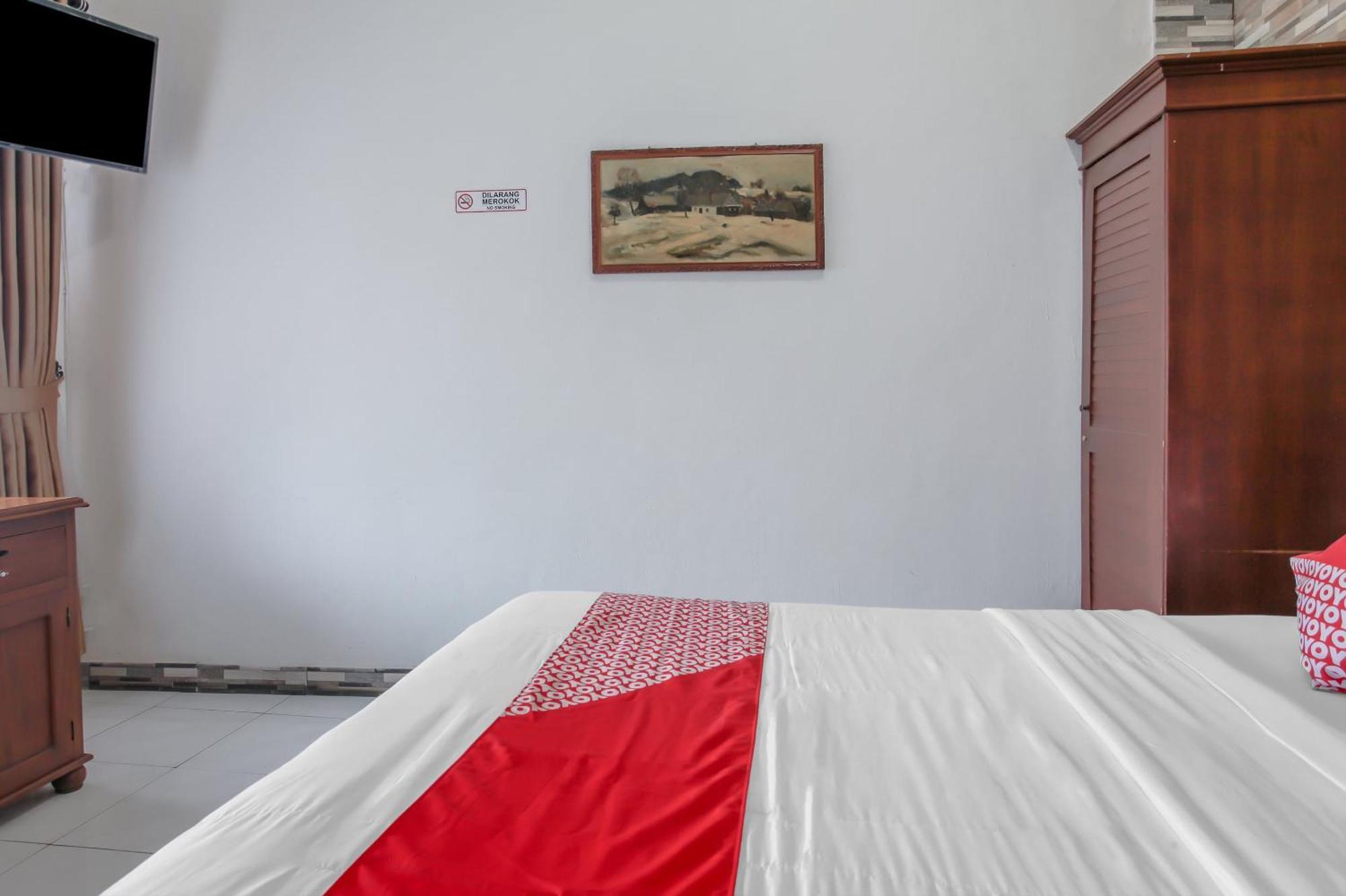 Oyo Life 90091 Wisma Pakuan Syariah Bogor Esterno foto