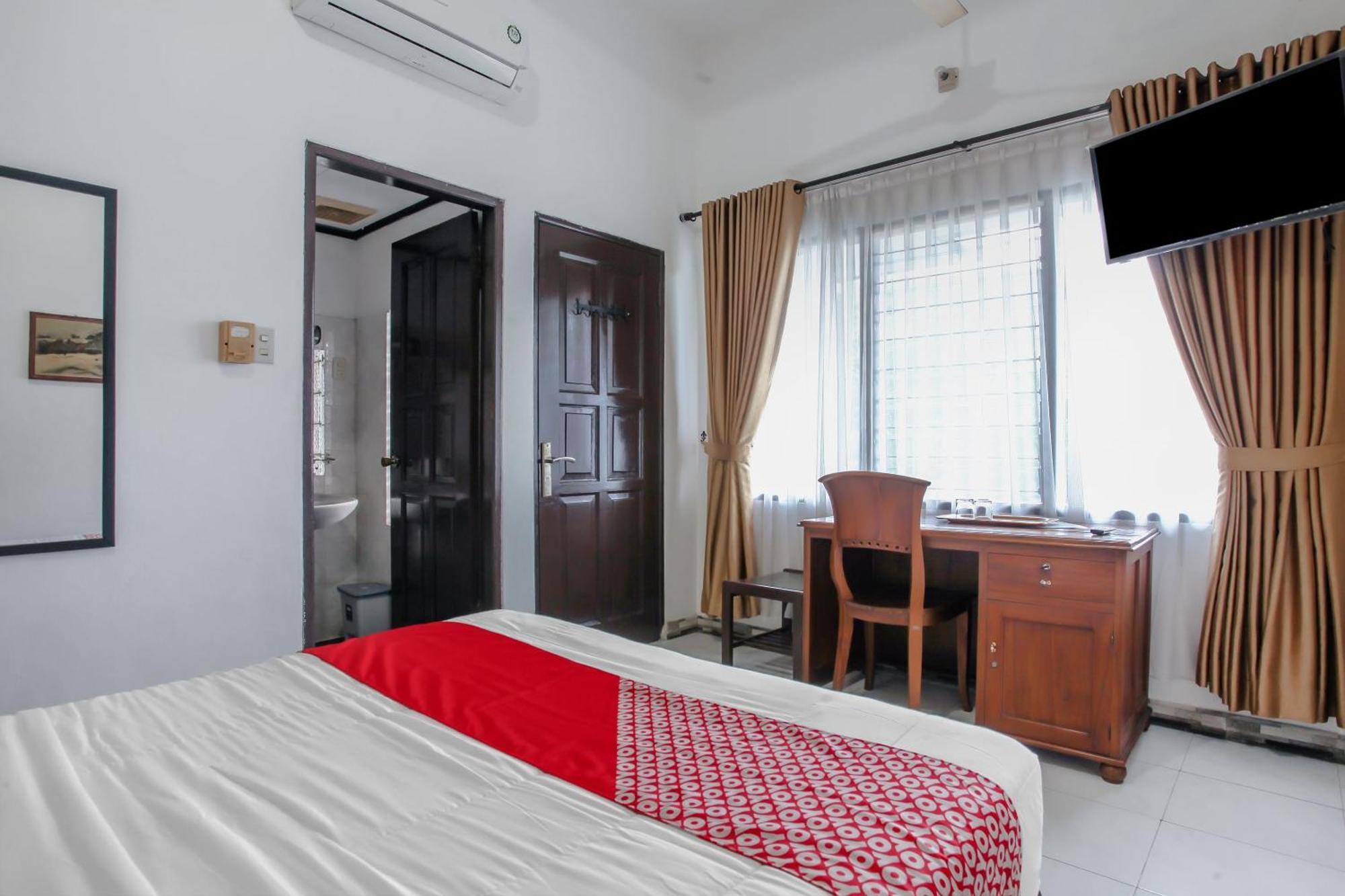 Oyo Life 90091 Wisma Pakuan Syariah Bogor Esterno foto