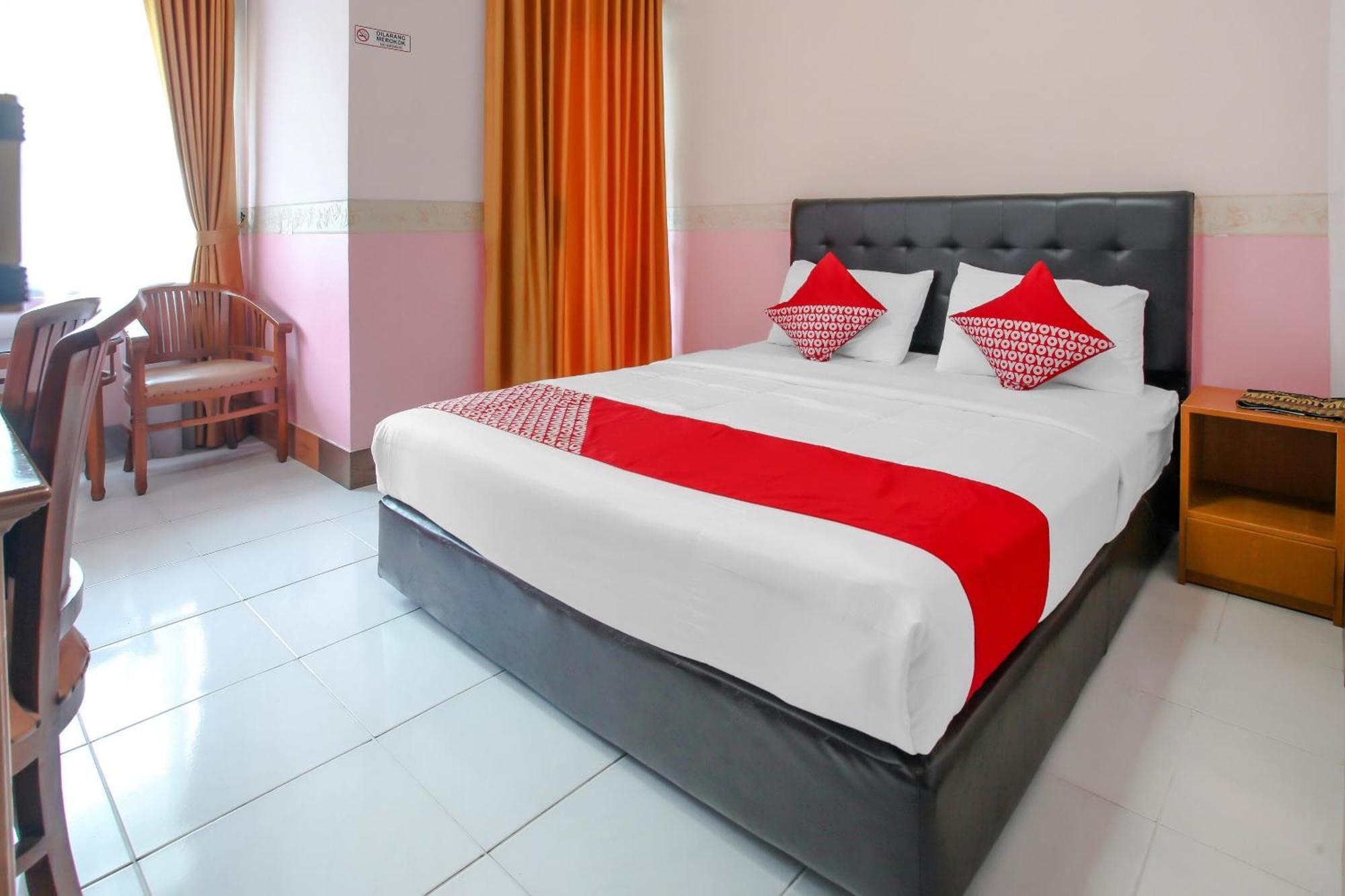 Oyo Life 90091 Wisma Pakuan Syariah Bogor Esterno foto