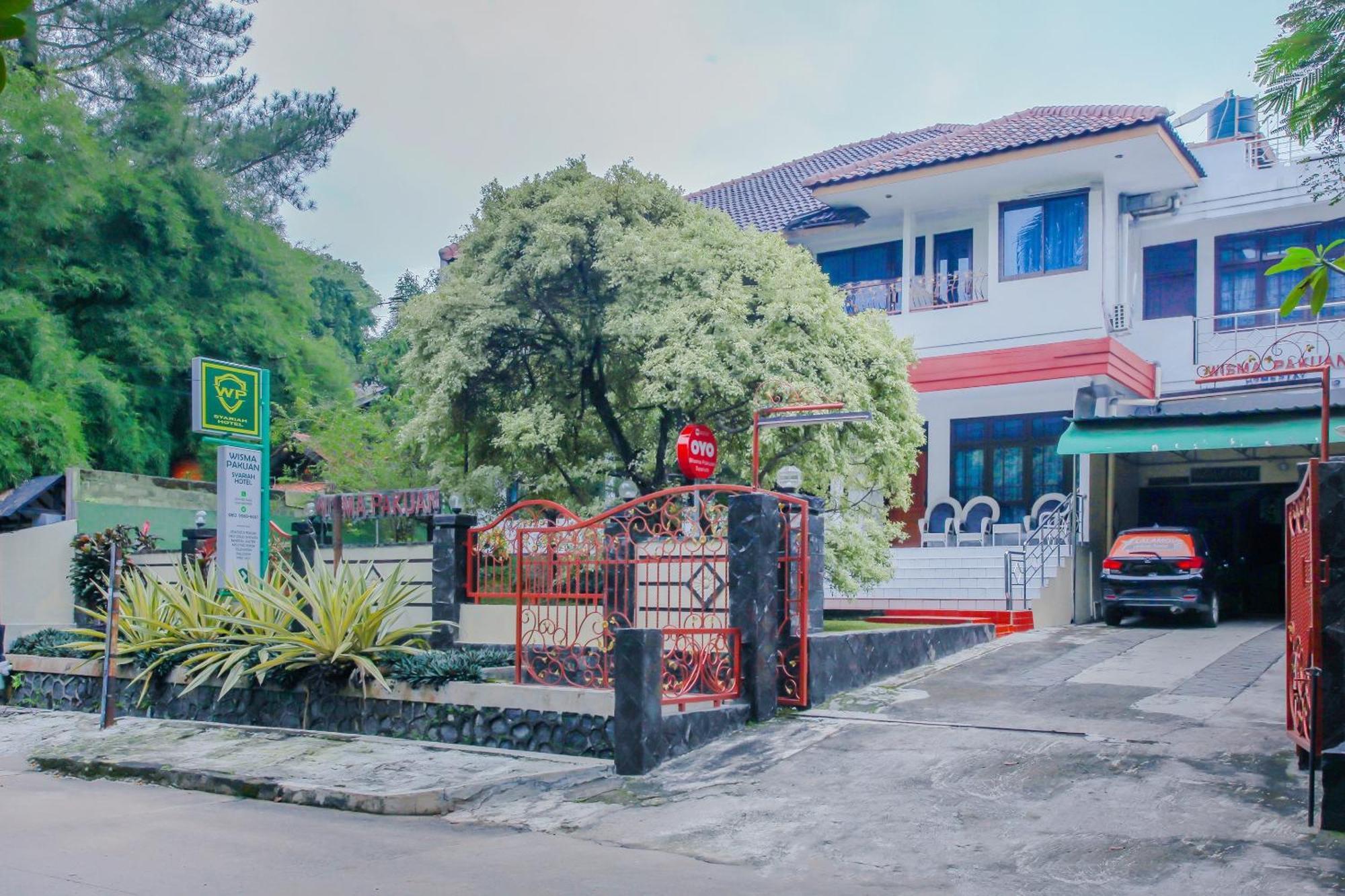 Oyo Life 90091 Wisma Pakuan Syariah Bogor Esterno foto
